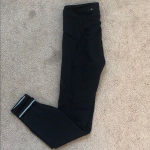 Black lululemon crop
